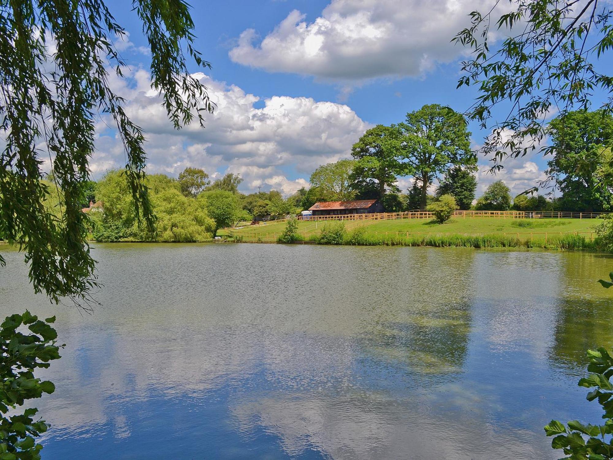 Lake House Cottage Finchingfield エクステリア 写真